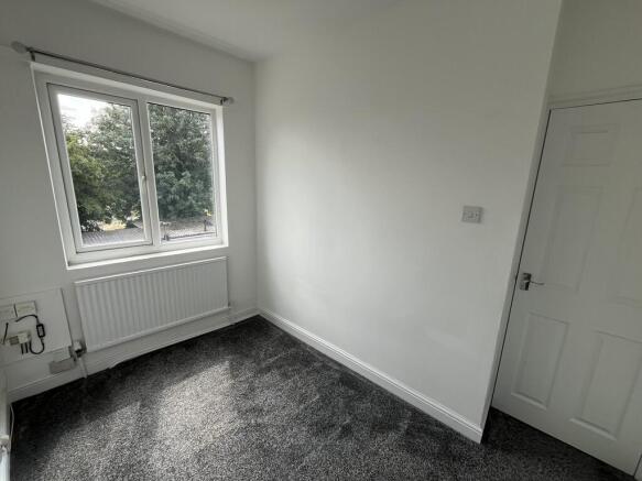 2 bed Terraced to rent Image 9