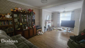 180, Ynyscynon Road, Trealaw, Tonypandy CF40 2LQ