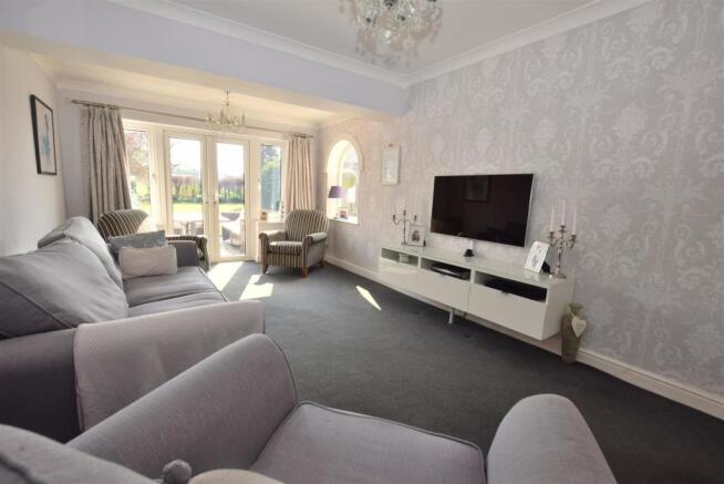 Extended Lounge