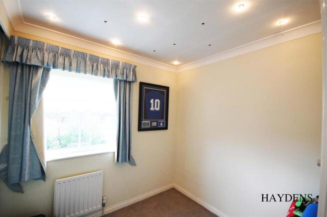 BEDROOM 5