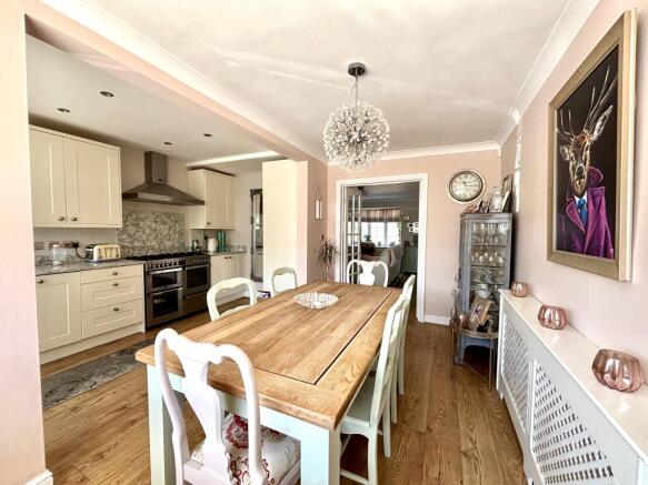 3 bed Terraced for sale Image 5