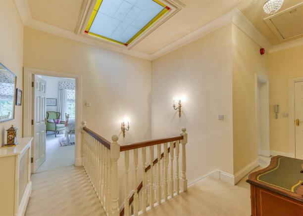 4 Ryton Hall-Landing.jpg