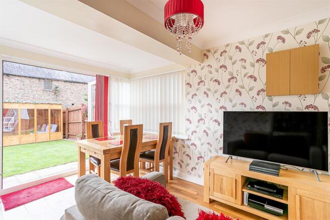 DINING/GARDEN ROOM