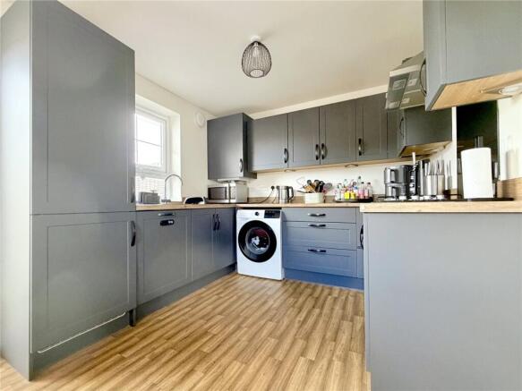 3 bed Semi-Detached for sale Image 6