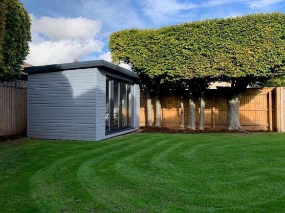 Lodge pic 2.jpg