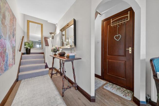 5 bed Detached for sale Image 12