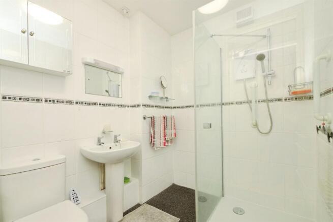 2 bed Apartment for sale Image 9