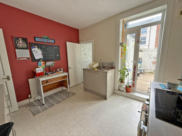 3 bed Terraced for sale Image 4