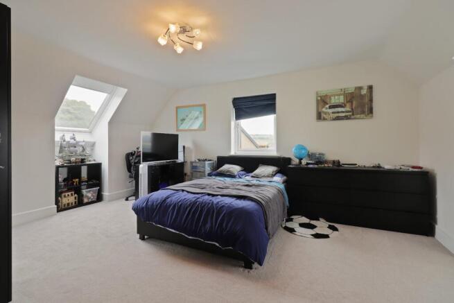 6 bed Detached for sale Image 6