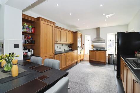 Highfield Lane, Chesterfield, S41