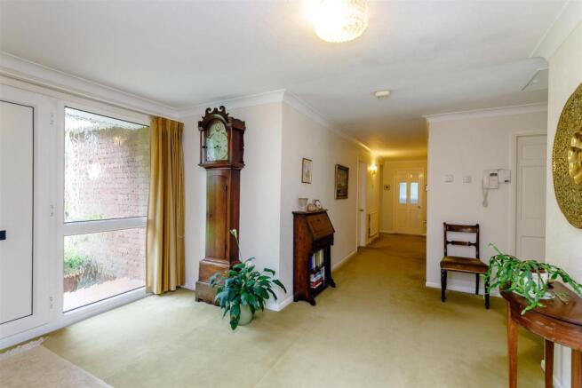 8344705-interior22.jpg