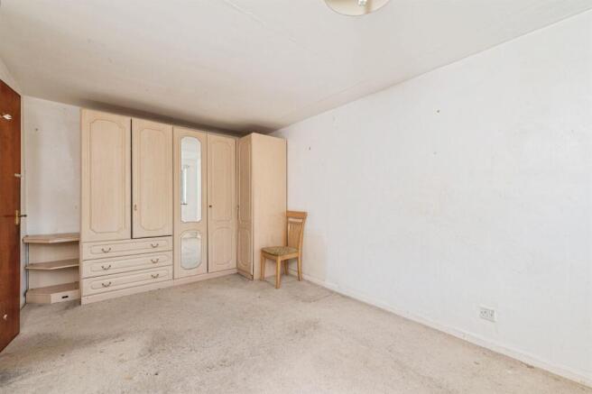 4 bed Semi-Detached for sale Image 8