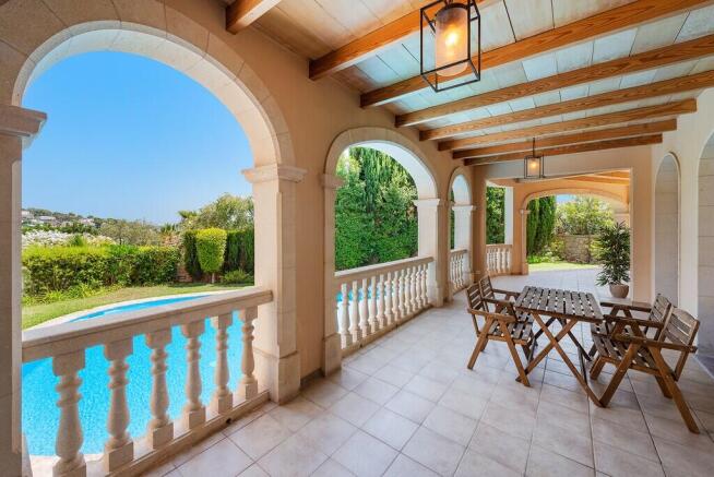 Covered Terrace (2)