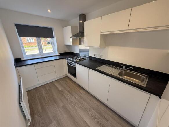 Kitchen 2.JPG