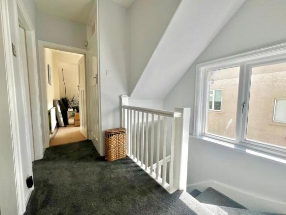 4 bed Semi-Detached to rent Image 12