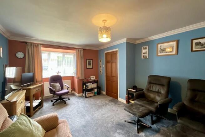 3 bed Semi-Detached for sale Image 4