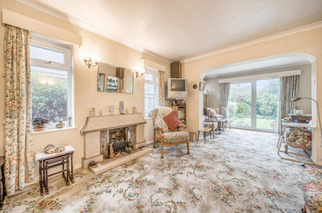 1361767-9-68ee38f...