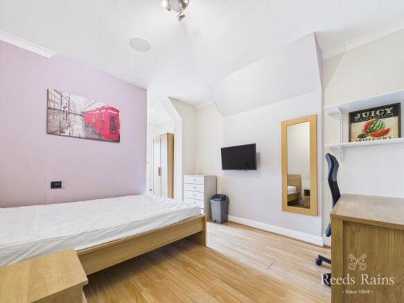 3 bed Terraced for sale Image 5