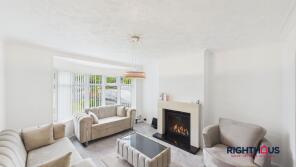 9, Dean Close, Bradford BD8 0DD