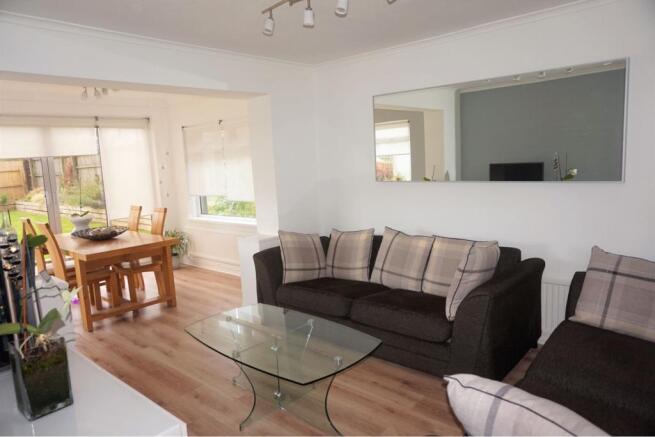 Lounge/Dining Room