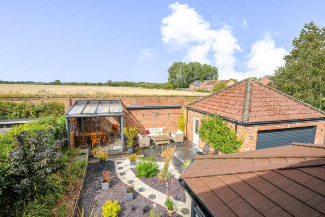 Garden & Outlook