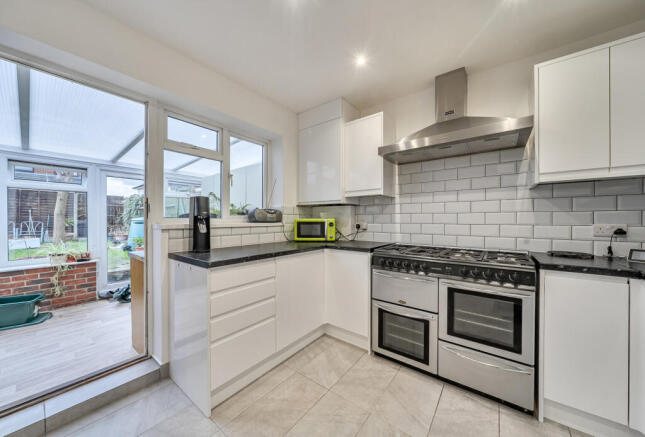 1409330-9-698de26...