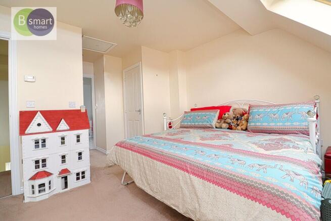 3 bed Semi-Detached for sale Image 11