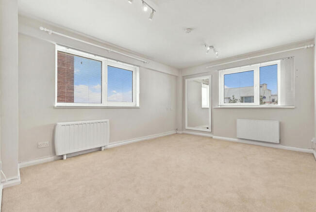 Broadway West, Leigh-on-sea, SS9 photo 4