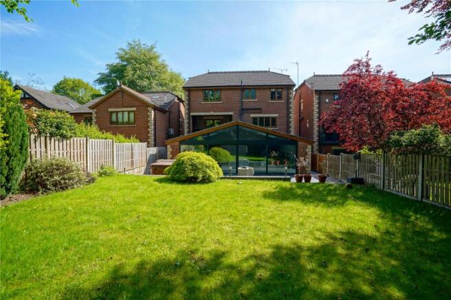 6 bed Detached for sale Image 4