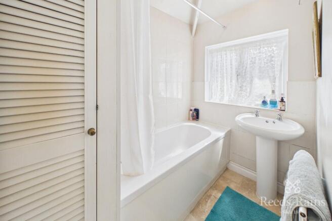 3 bed Semi-Detached for sale Image 8