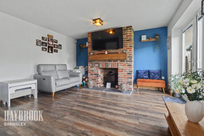 4 bed Detached for sale Image 4