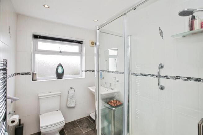 2 bed Semi-Detached Bungalow for sale Image 9