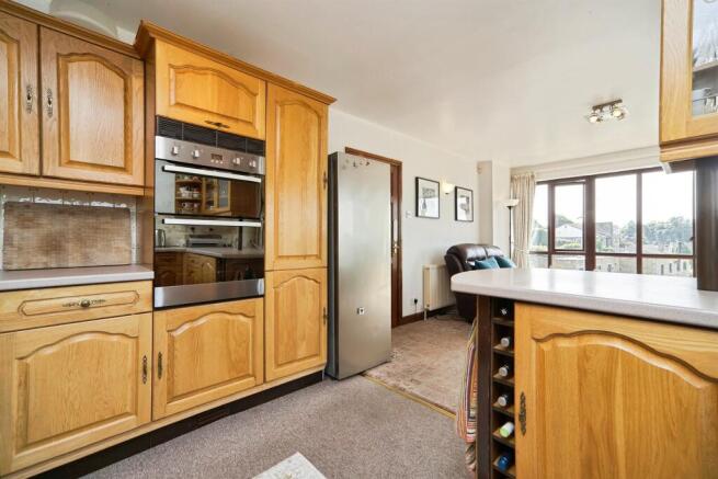 4 bed Detached for sale Image 6