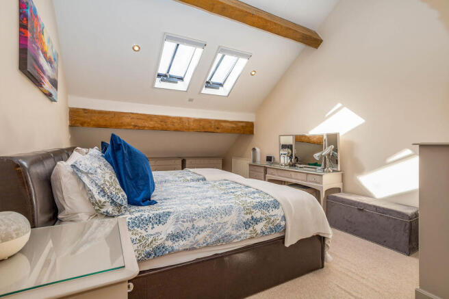 4 bed Barn Conversion for sale Image 11