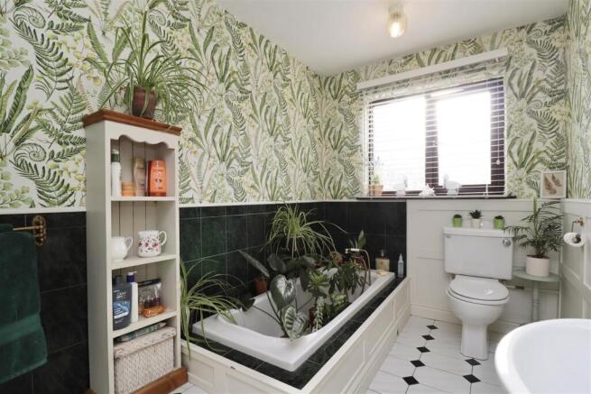 3 bed Detached Bungalow for sale Image 10