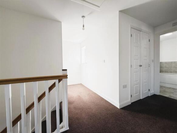 4 bed Detached for sale Image 10