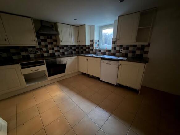 1 bed Ground Flat for sale Image 2