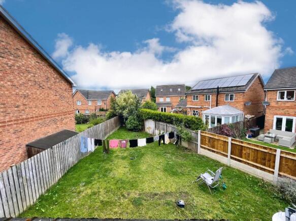 5 bed Detached for sale Image 12