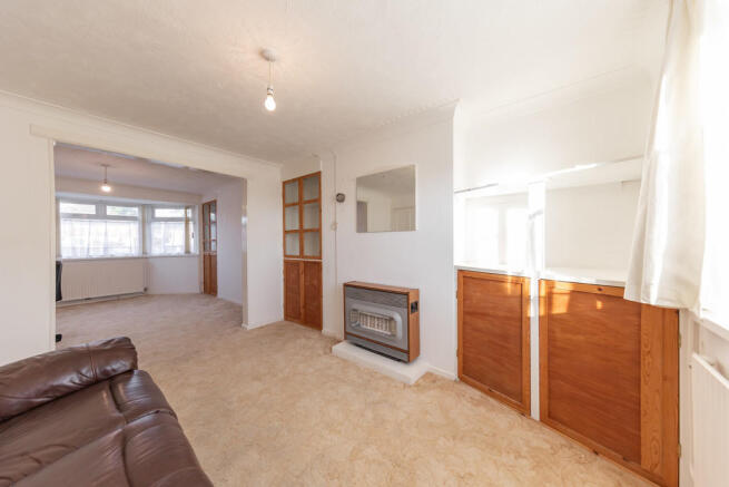 Living room to di...