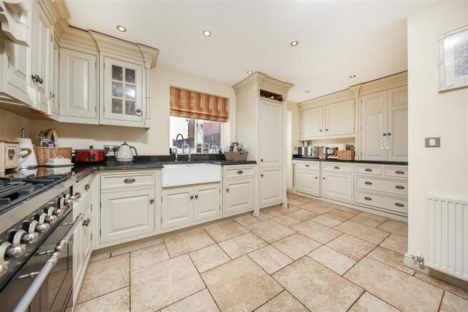 Kitchen4.jpg