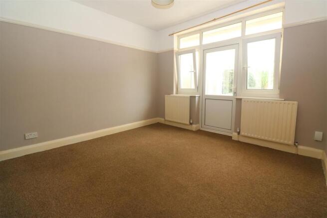 Bedroom 2 / Dining Room