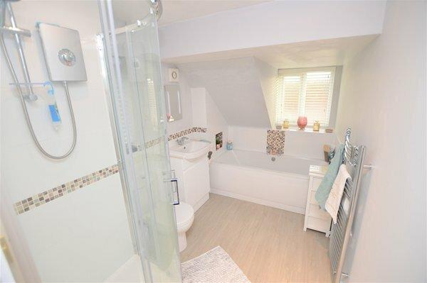 en-suite bath & shower room