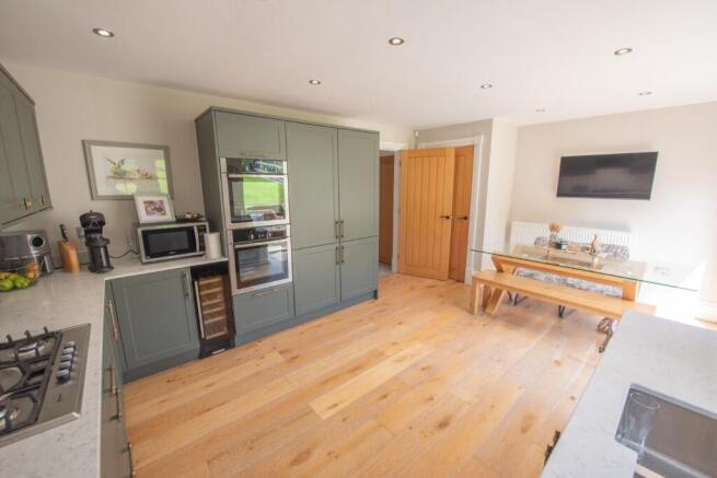 3 bed Detached for sale Image 6