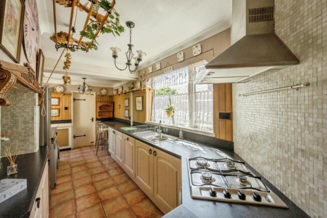 3 bed Semi-Detached for sale Image 3