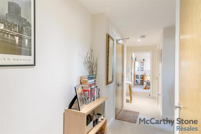 2 bed Apartment for sale Image 12