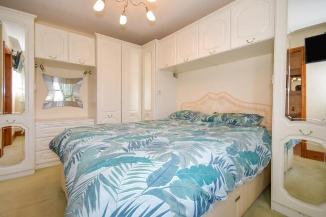 4 bed Detached for sale Image 10
