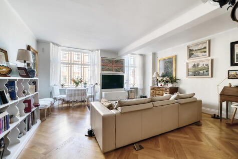 Queensway, London, W2
