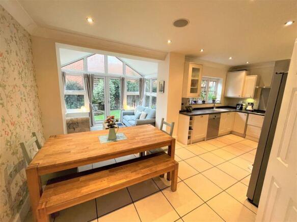 KITCHEN/DINER