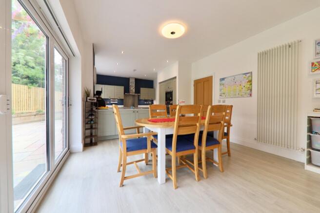 4 bed Detached for sale Image 7