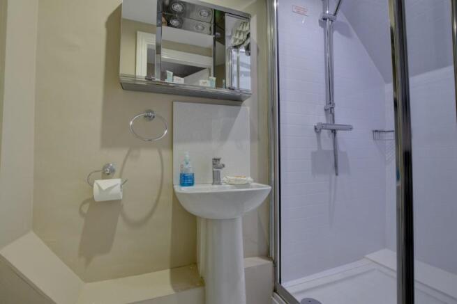 Bathroom - 2.jpg